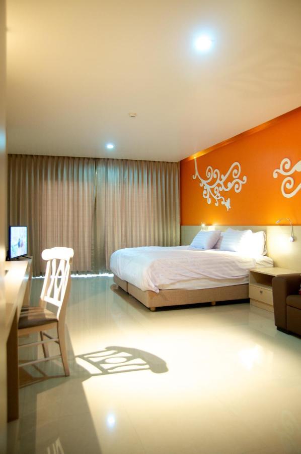 Jolly Suites&Spa Petkasem Ban Nong Khaem  Экстерьер фото